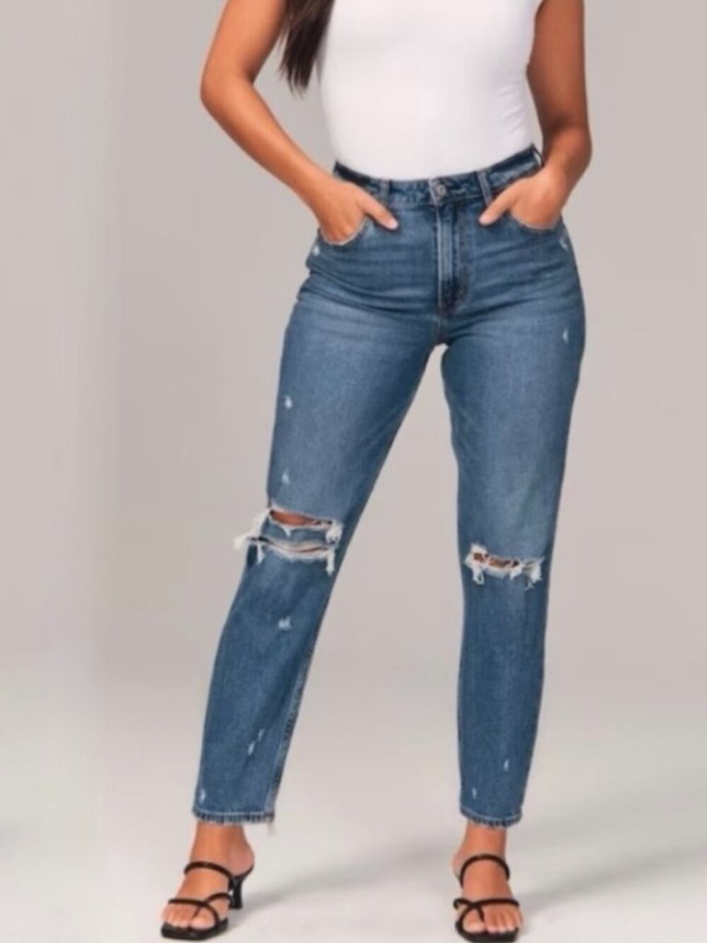 Abercrombie & Fitch The Mom High Rise Jeans Black Wash Distressed Hem Size 4S